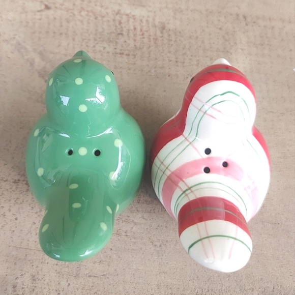 Vintage 1980s  Essential Homes Salt & Pepper Shakers Peppermint and Green Doves - Picture 7 of 12